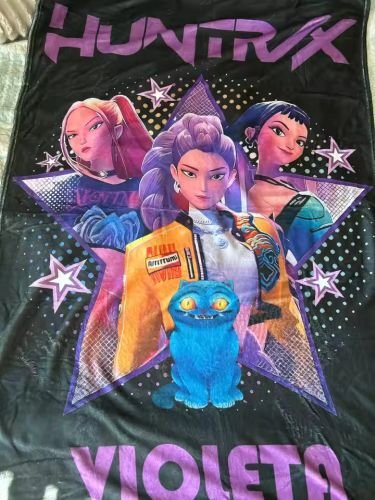 Fleece Decke K-Pop Demon Hunters mit Ihrem Namen